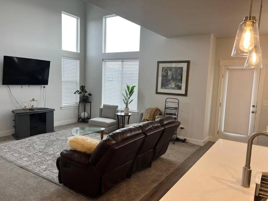 Vila Brand New 3-Beds Stylish Entire House At Lehi Exteriér fotografie