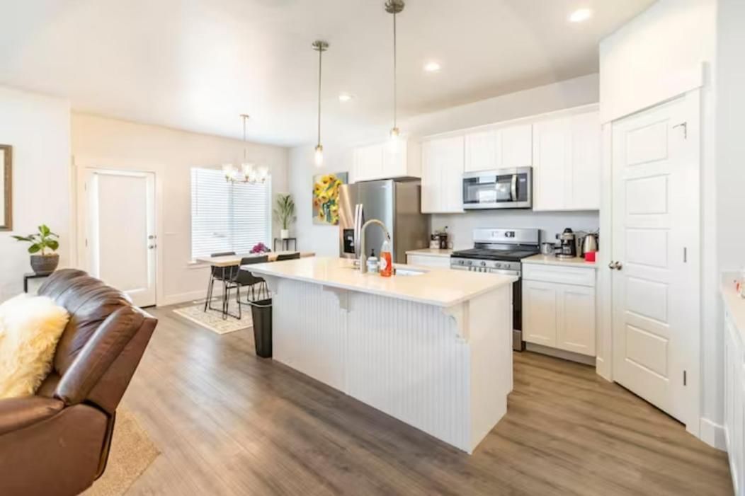 Vila Brand New 3-Beds Stylish Entire House At Lehi Exteriér fotografie